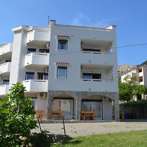 Leticia Ii Apartman